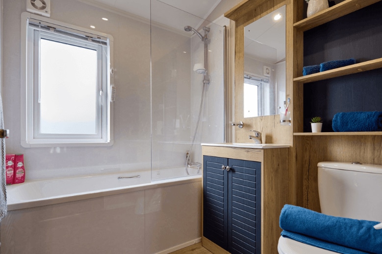New_Holland_bathroom_779x544_396a5c5ad2