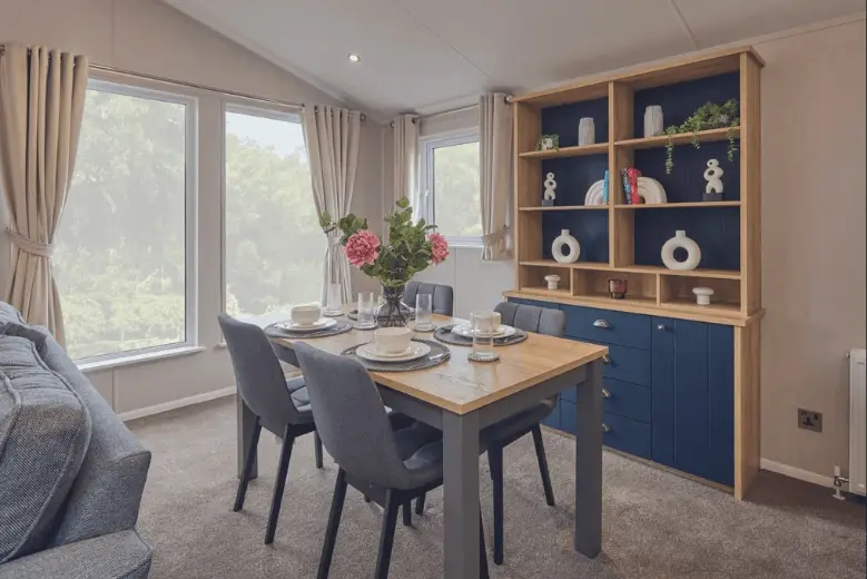 New_Holland_dining_area_779x544_ea0c5dad69